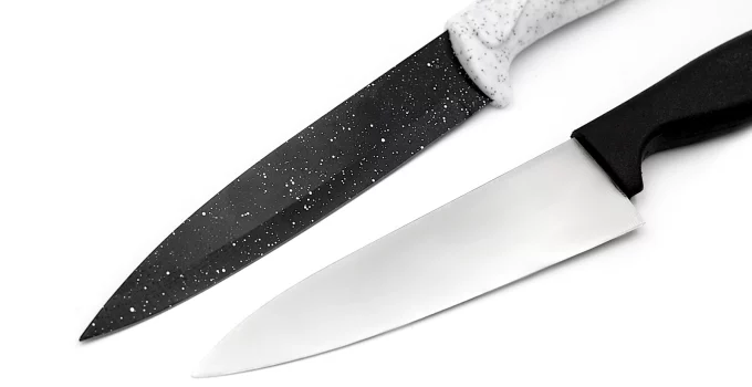 carbon vs stainless steel knife