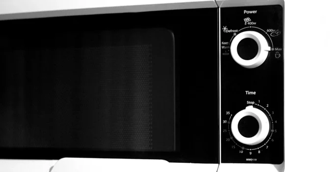 Best Low Watt Microwave Oven For Camping (All Budgets)